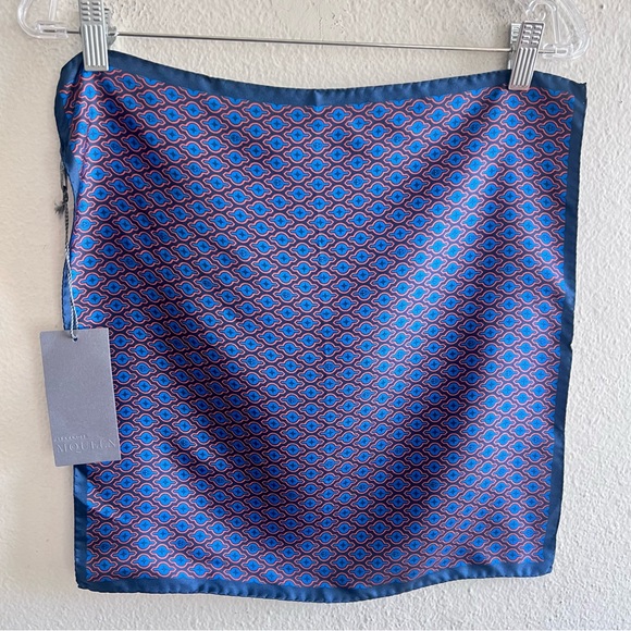 Alexander Mc Queen keyhole skull silk twill scarf 17x17 - Picture 2 of 9